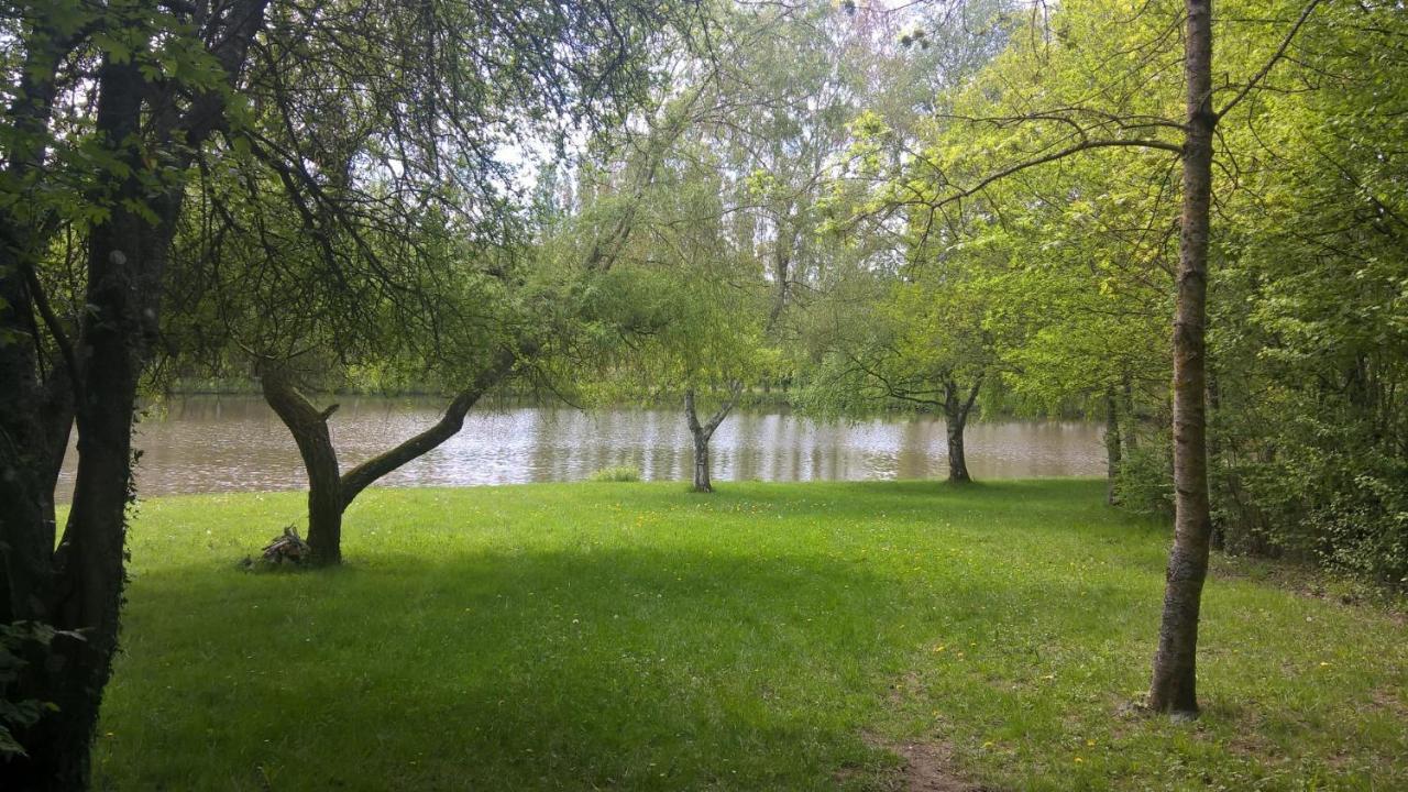 Gite Des Etangs De Beaulieu Le Plessis-Dorin Екстериор снимка